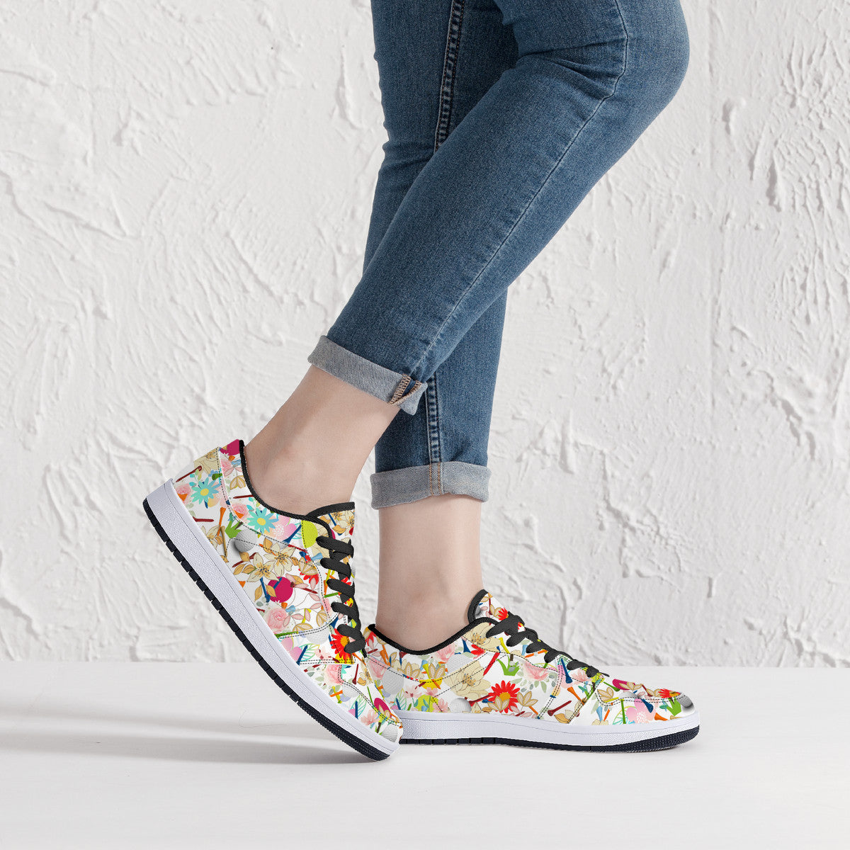Low-Top Synthetic Leather Sneakers -Golf Balls & Tee's