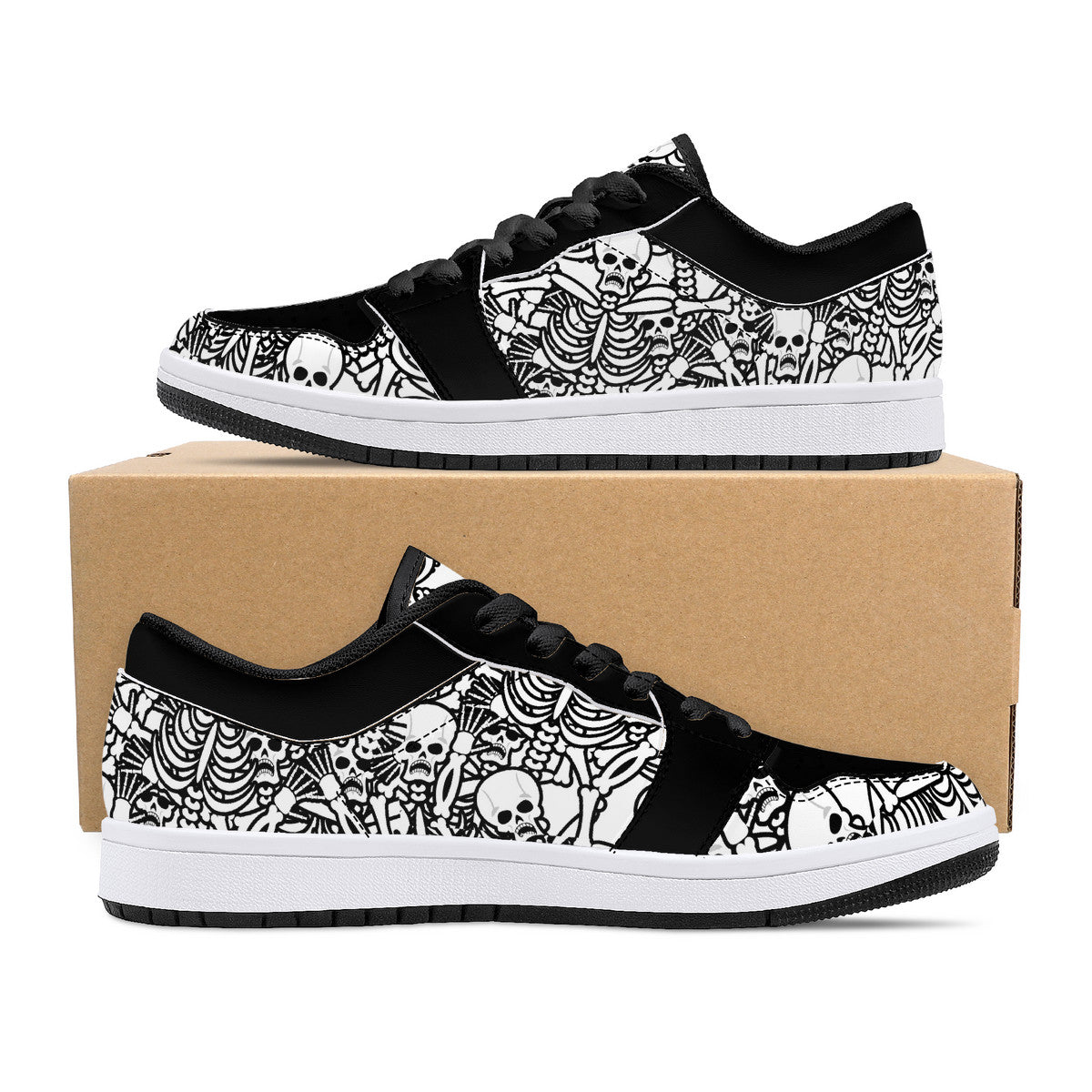 Low-Top Screaming Skulls Leather Sneakers - Black